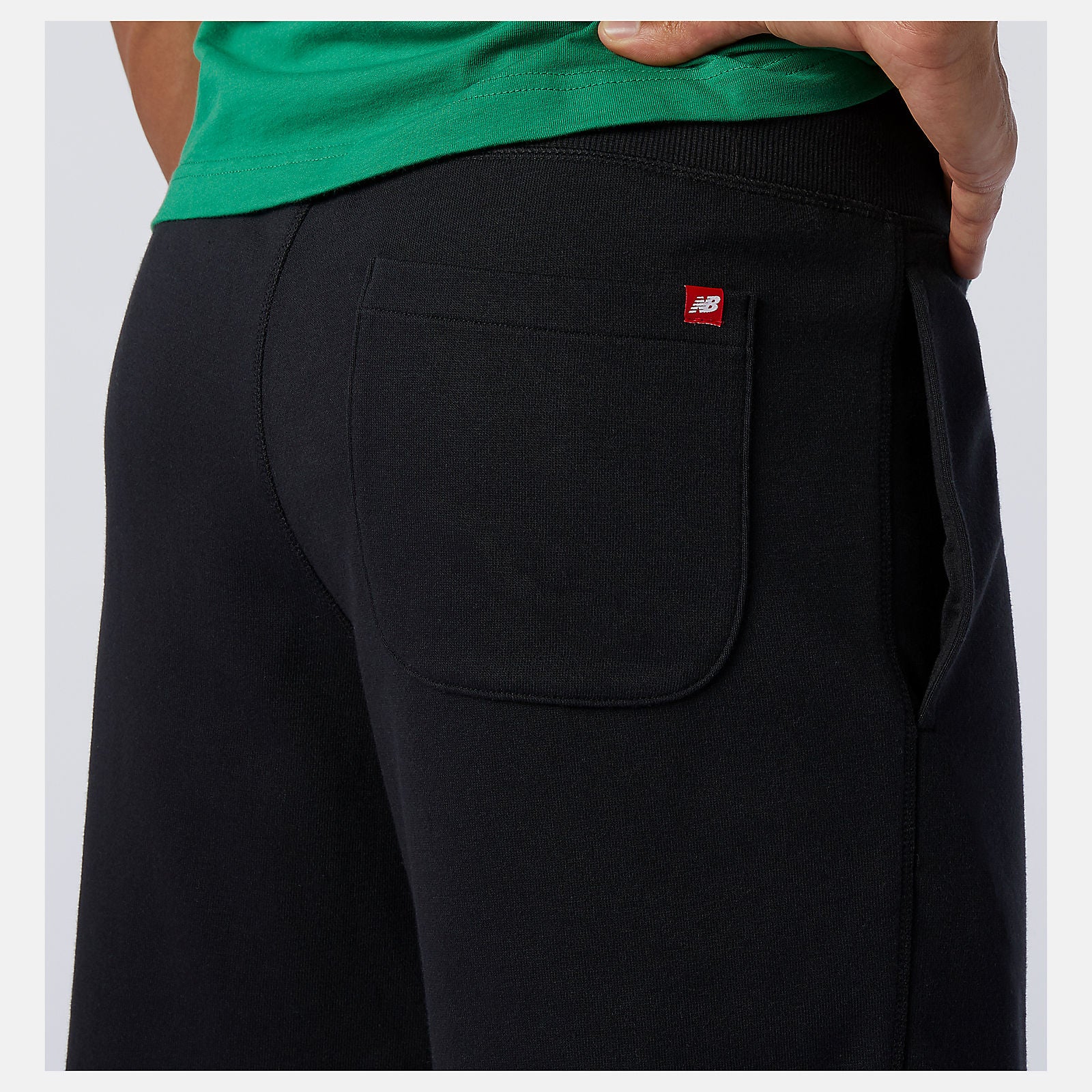 NB Essentials Stacked Logo Short-Women|Men | New Balance