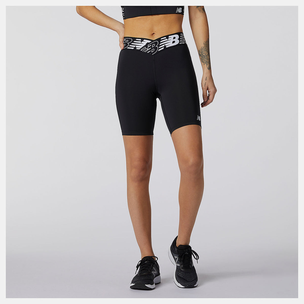 Relentless 8 inch Fitted Short-Women | New Balance